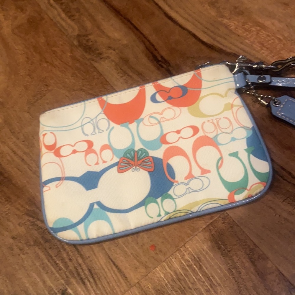 Coach cream nylon, butterfly, signature C wristlet - Picture 12 of 15